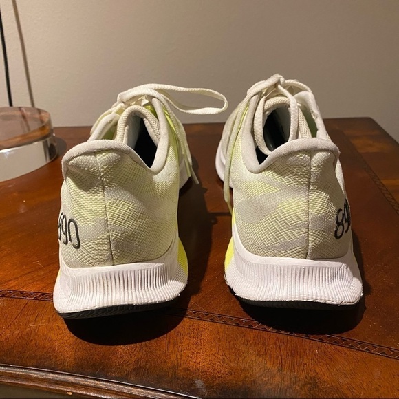 New Balance 890 White Yellow
Black Men Running Shoes
M890WY8 Size 15 EUC main image 7
